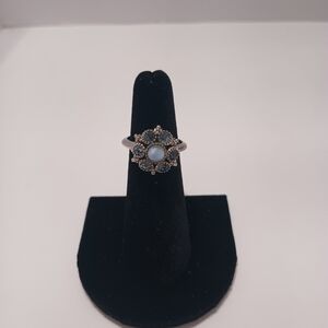 Vintage Avon Silver Tone Blue Rhinestone Floral Ring Size 7 Adjustable